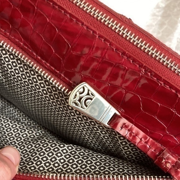 Brighton red shiny embossed leather messenger bag - Picture 12 of 14